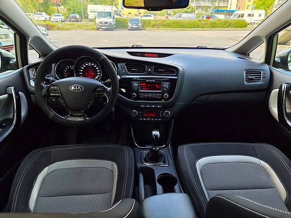 Kia Ceed 9 of 18