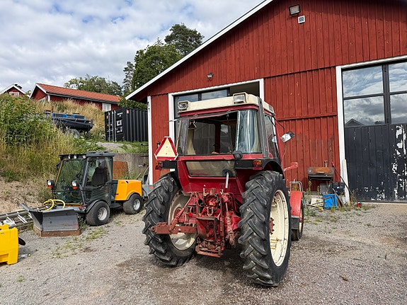 International 585xl 4 of 5