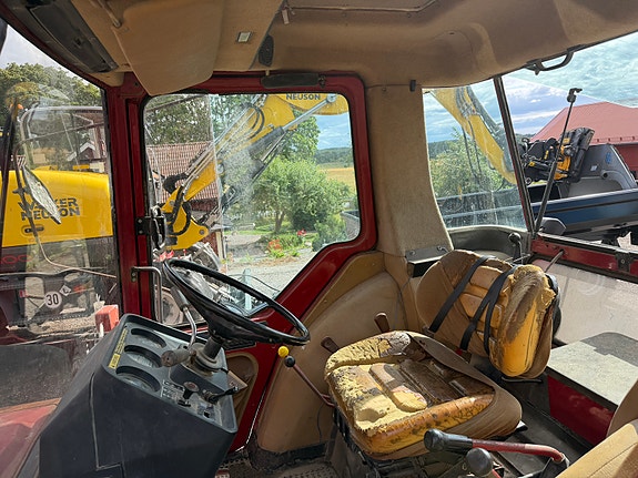 International 585xl 5 of 5