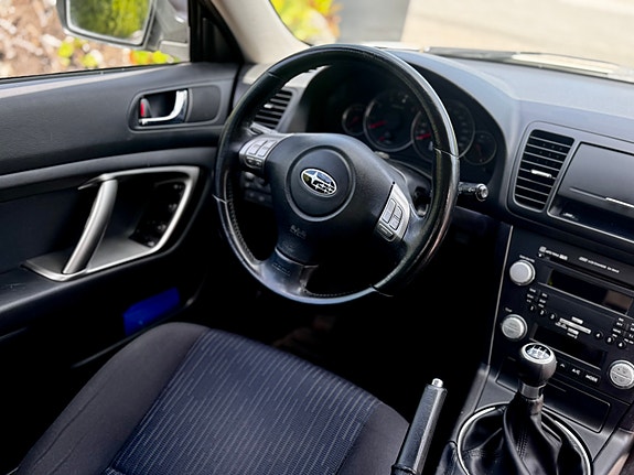 Subaru Legacy 6 of 10