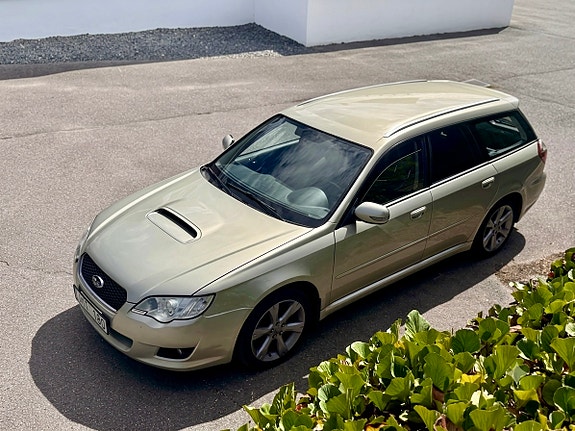 Subaru Legacy 4 of 10