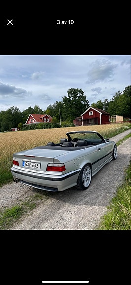 BMW 320i 3 of 5