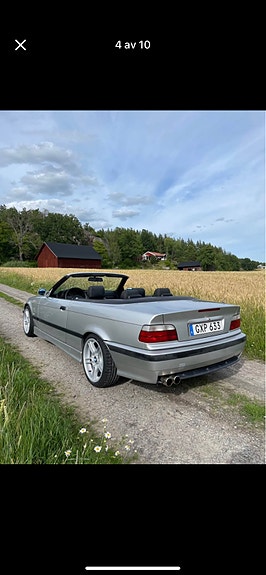 BMW 320i 4 of 5