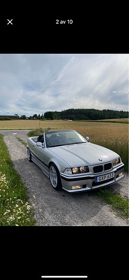 BMW 320i 2 of 5