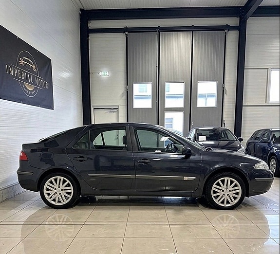 Renault Laguna 4 of 5