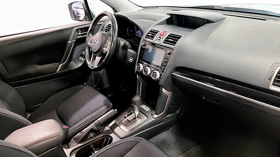 Subaru Forester 3 of 9