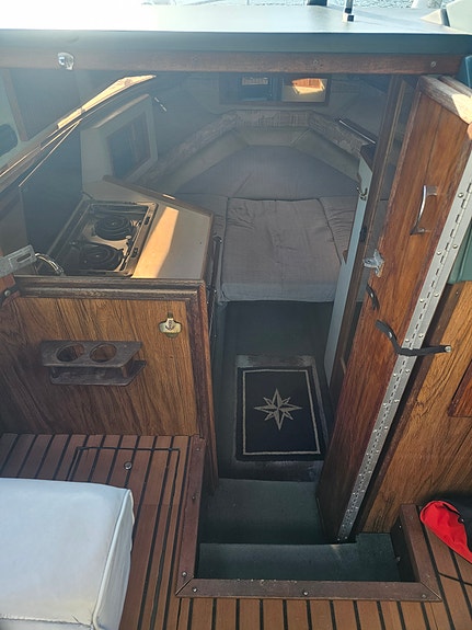 Sea Ray 230 Weekender 5 of 8