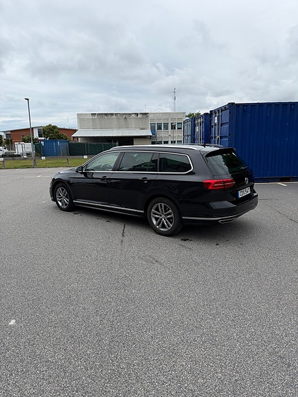 Volkswagen Passat 3 of 5
