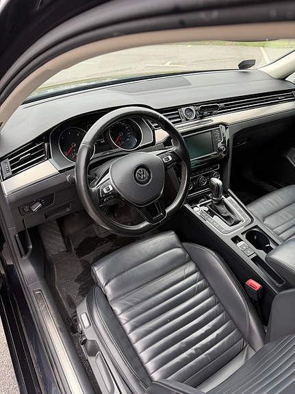Volkswagen Passat 5 of 5