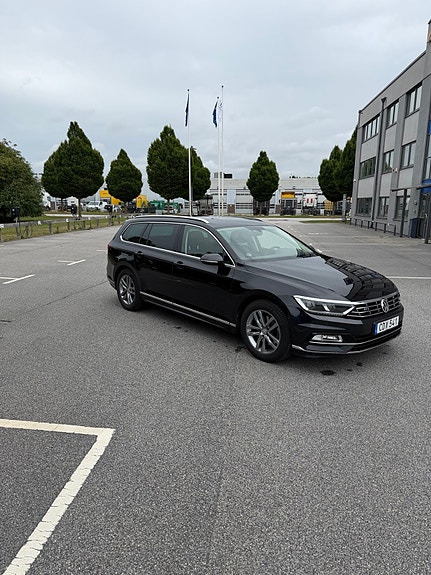 Volkswagen Passat 2 of 5