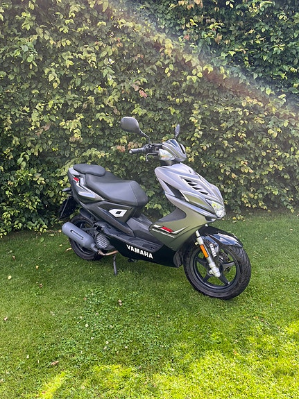 Yamaha Aerox 4 2 of 3