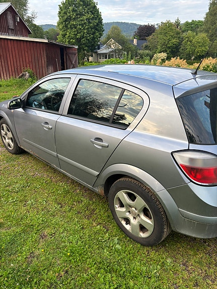 Opel Astra 2 of 2