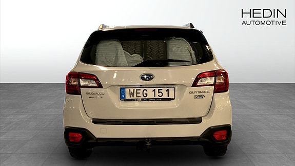 Subaru Legacy 7 of 9