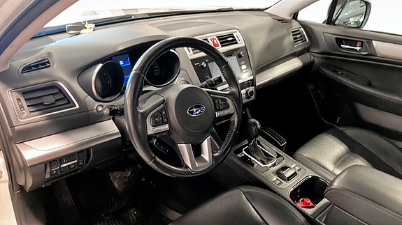 Subaru Legacy 5 of 9