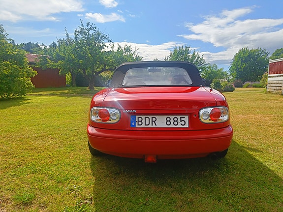 Mazda MX-5 3 of 5
