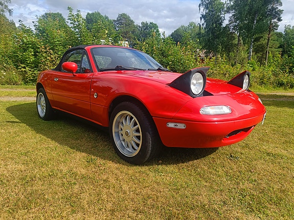 Mazda MX-5 2 of 5