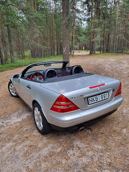 Mercedes-Benz SLK230 2 of 6