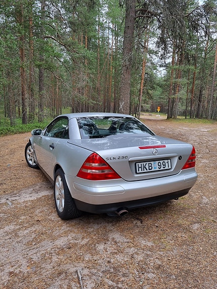 Mercedes-Benz SLK230 3 of 6