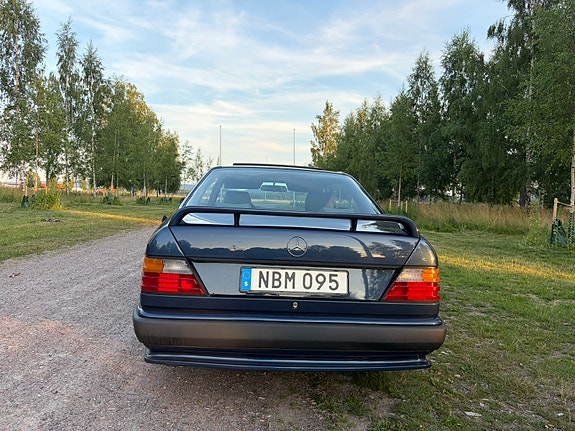 Mercedes-Benz 300 CE 6 of 10