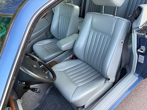 Mercedes-Benz 300 CE 10 of 10