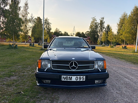 Mercedes-Benz 300 CE 5 of 10
