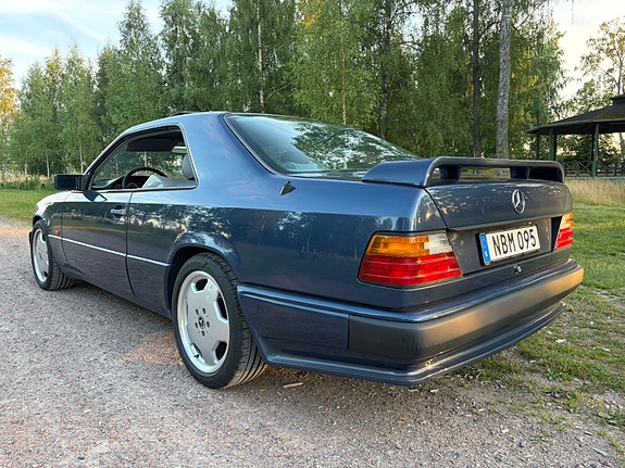 Mercedes-Benz 300 CE 2 of 10