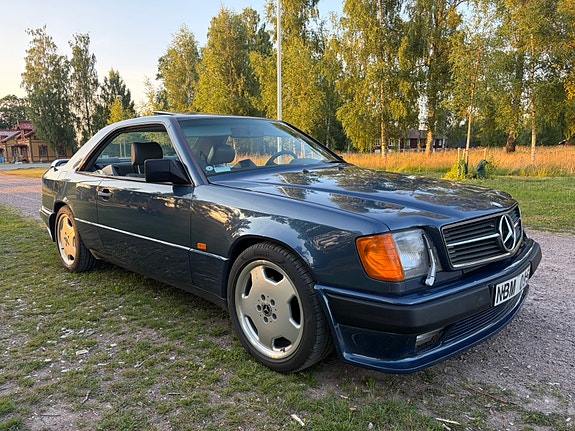 Mercedes-Benz 300 CE 4 of 10