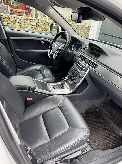 Volvo XC70 4 of 5