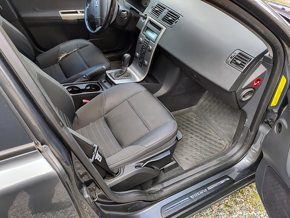 Volvo V50 5 of 5