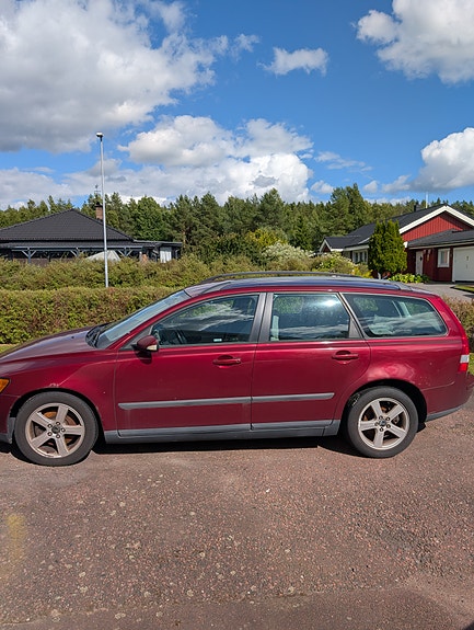 Volvo V50 2 of 2
