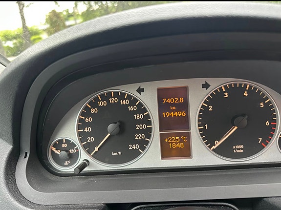 Mercedes-Benz B180 6 of 6