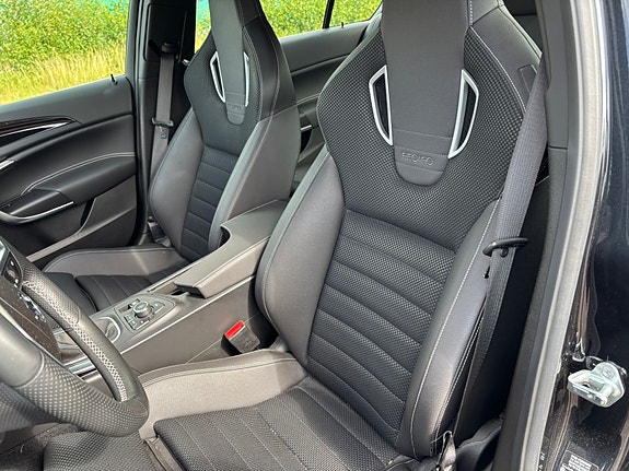 Opel Insignia 3 of 5