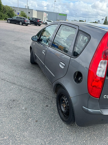 Mitsubishi Colt 5 of 5