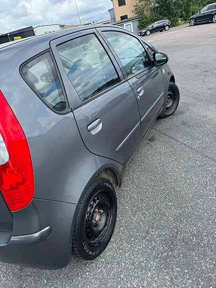 Mitsubishi Colt 4 of 5