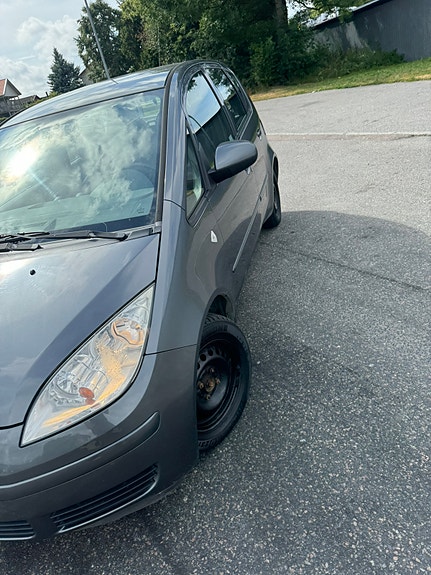 Mitsubishi Colt 2 of 5