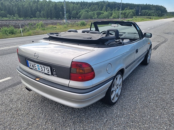 Opel Astra 4 of 5