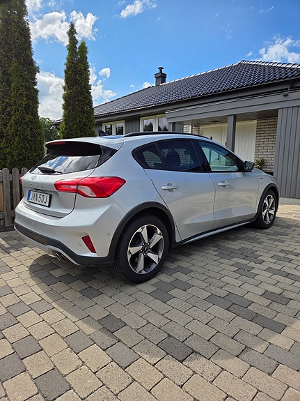 Ford Focus 2 of 4