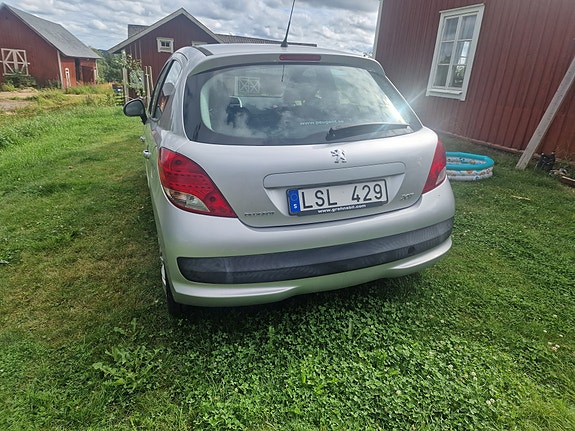 Peugeot 207 2 of 4