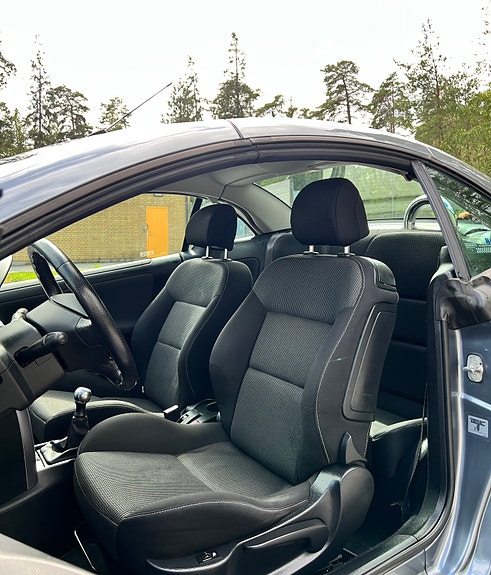 Peugeot 207 CC 7 of 16