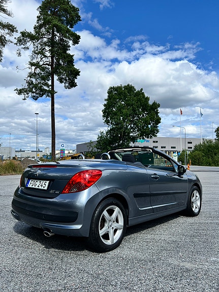Peugeot 207 CC 4 of 16