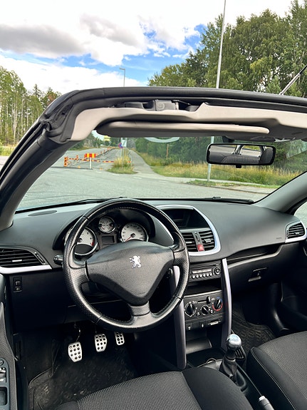 Peugeot 207 CC 2 of 16