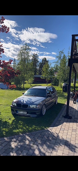 BMW 320i 7 of 10