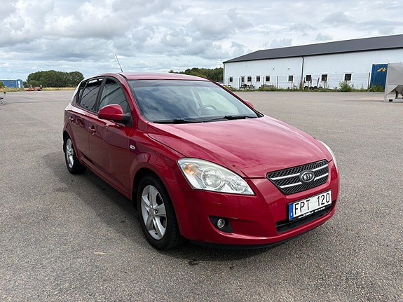 Kia Ceed 3 of 5