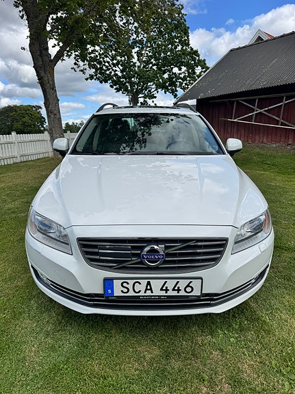 Volvo V70 3 of 5
