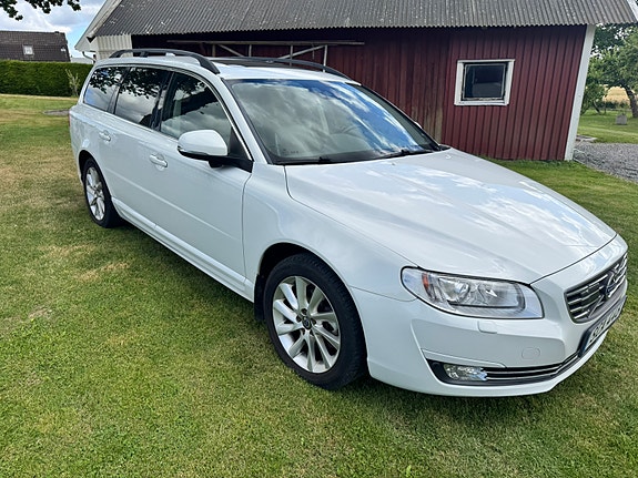 Volvo V70 4 of 5