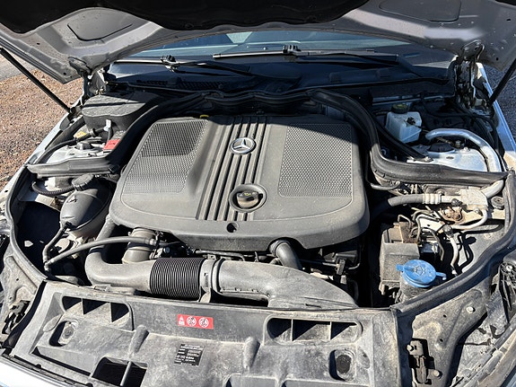 Mercedes-Benz C200 4 of 4