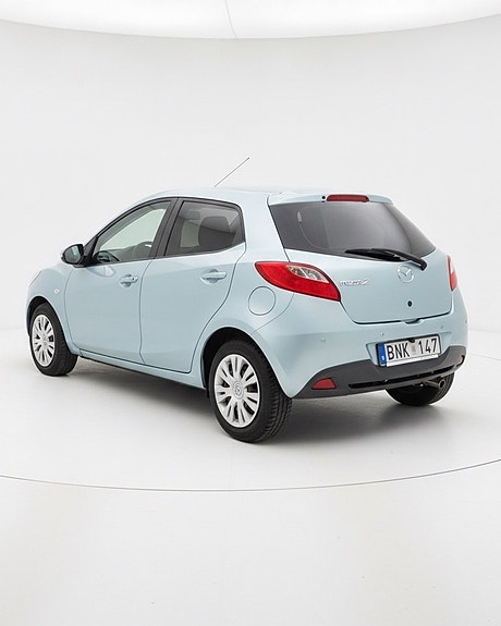 Mazda 2 3 of 5