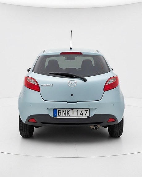 Mazda 2 4 of 5