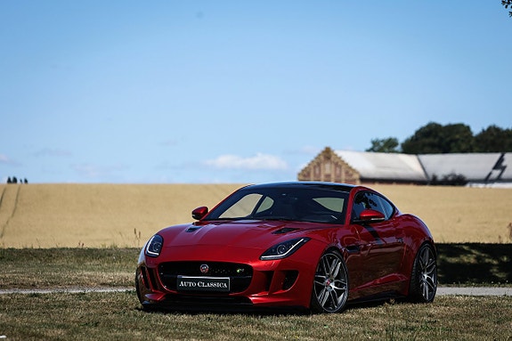 Jaguar F-TYPE 3 of 5