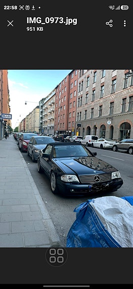 Mercedes-Benz SL500 3 of 7
